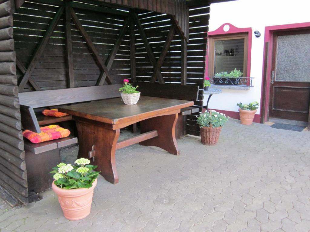 Gastehaus Am Fels Hotel Altenahr Exterior photo